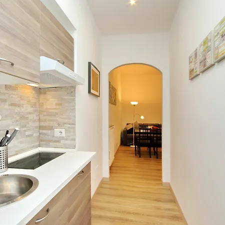 San Lorenzo District Apartment