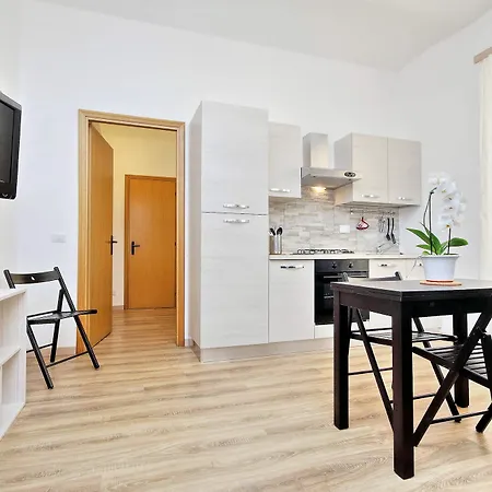 San Lorenzo District Apartment *